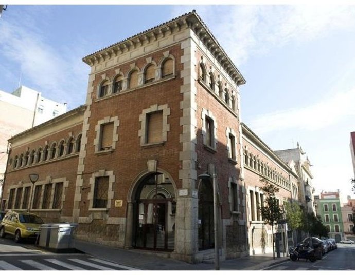 La Biblioteca Pública de Tarragona es una biblioteca de titularidad estatal gestionada por la Generalitat de Catalunya, que se encuentra en el número 30 del Carrer Fortuny de Tarragona