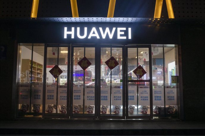 Fachada de una tienda de Huawei en China. 