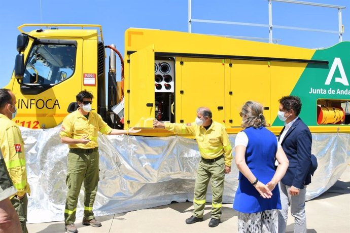 Uno de los nuevos camiones autobomba incorporados por el Plan Infoca en el parque móvil de la provincia