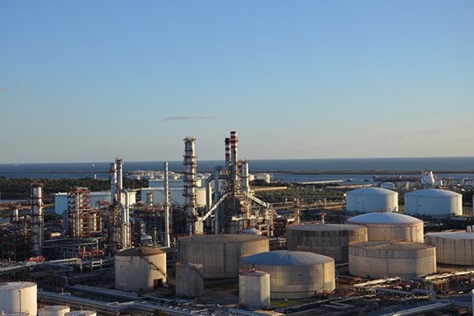 El Consejo de Ministros aprueba un crédito de 259 millones para la modernización de una refinería en Perú