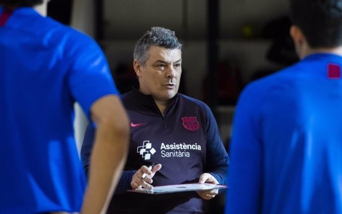 El entrenador del Bara Xavi Pascual