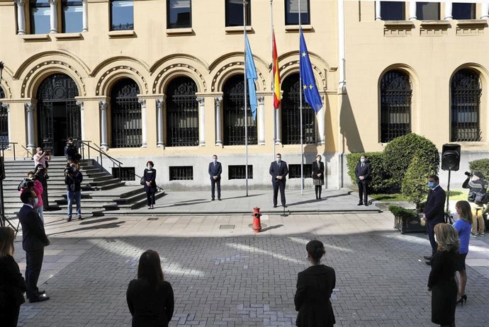 Acto institucional en Asturias de inicio del luto oficial por las víctimas del coronavirus