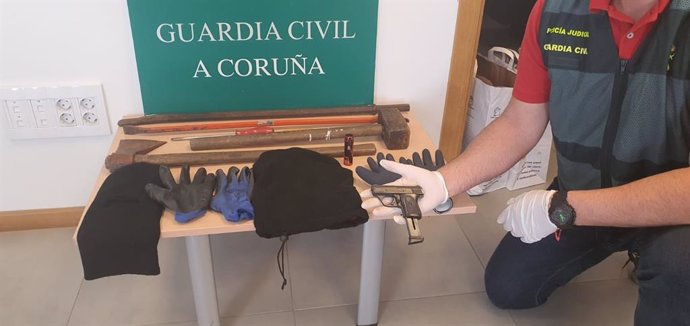 Armas incautadas a cuatro atracadores en el área coruñesa