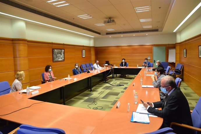 La consejera de Seguridad, Estefanía Beltrán de Heredia, ha presidido este miércoles la reunión del Plan de Protección Civil de Euskadi (LABI)