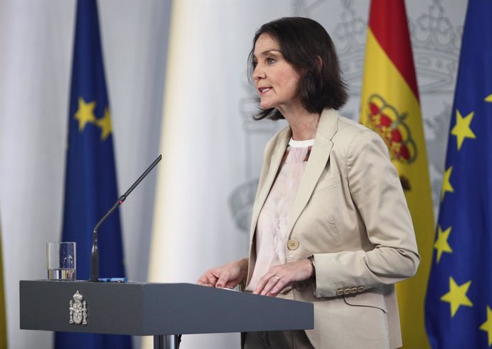 La ministra d'Indústria, Comer i Turisme, Reyes Maroto, compareix davant els mitjans després del Consell de Ministres celebrat en Moncloa, a Madrid (Espanya), a 26 de maig de 2020.