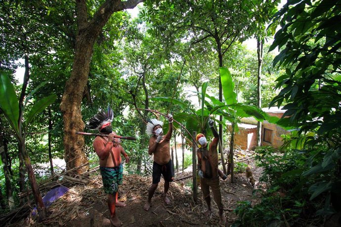 Indígenas de la Amazonía brasileña