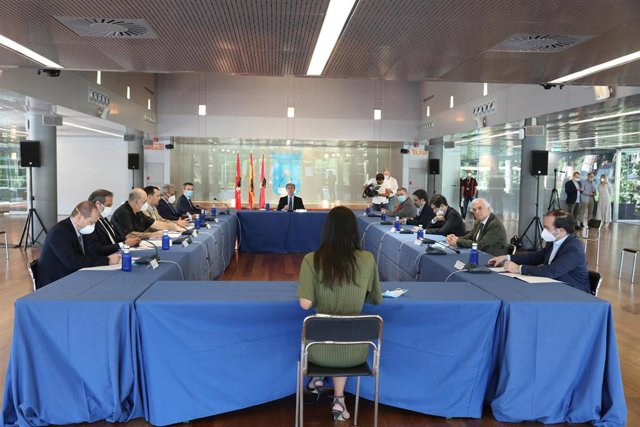 La vicealcaldesa de Madrid, Begoña Villacís durante su reunión con empresas, sindicatos y sociedad civil para presentar una iniciativa para reducir la hora punta en el transporte público.