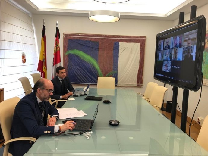 Reunión telemática del Consejero de Cultura y Turismo con la Fundación Atapuerca.