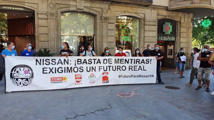 Treballadors de Nissan aquest dimecres davant la seu de la Comissió Europea (CE) a Barcelona