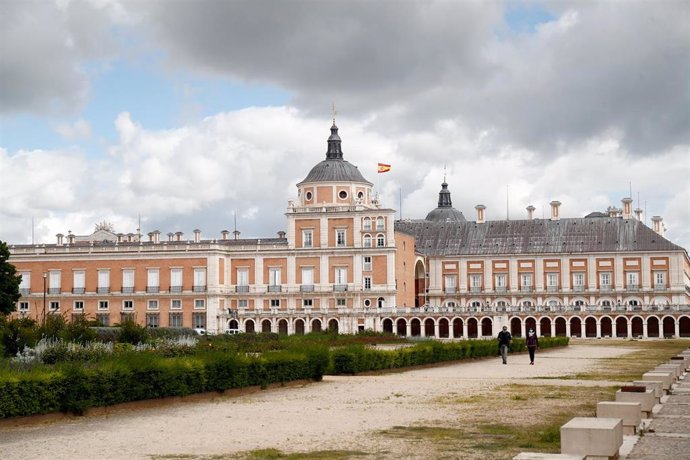 Jardines vacíos del Palacio Real de Aranjuez durante el día 45 del estado de alarma por la pandemia del coronavirus, en Aranjuez/Madrid (España) a 28 de abril de 2020.