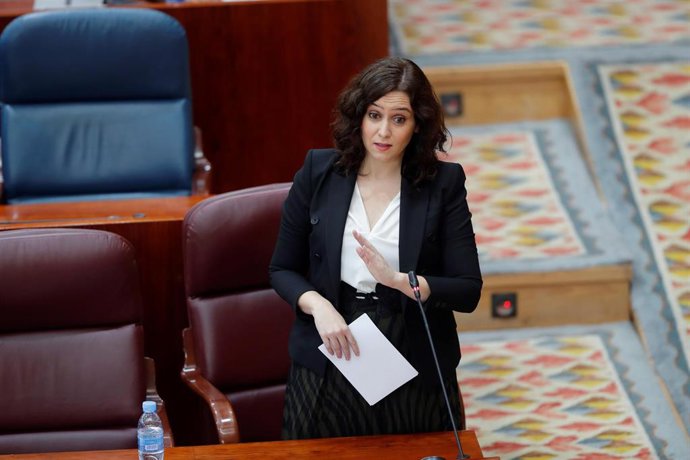 La presidenta de la Comunidad de Madrid, Isabel Díaz Ayuso, durante su intervención en el pleno en la Asamblea