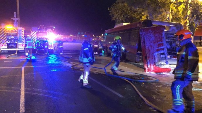 Autobús de EMT incendiado