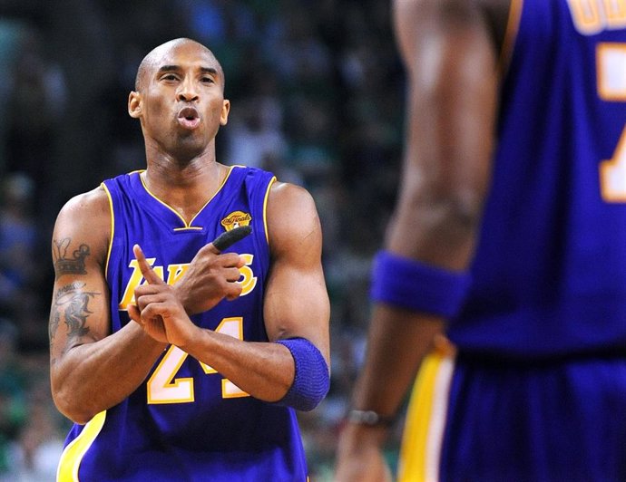 Kobe Bryant jugando con los Lakers
