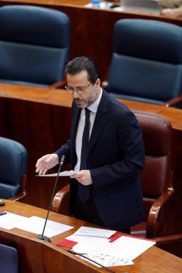 El consejero de Hacienda, Javier Fernández-Lasquetty durante su intervención en el pleno de la Asamblea de Madrid celebrado este jueves, en Madrid (España), a 28 de mayo de 2020.