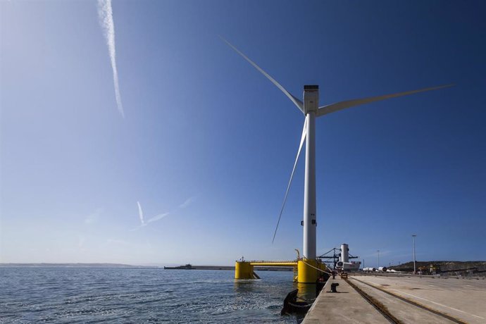 Proyecto Windfloat Atlantic, participado por Repsol, en el puerto de Ferrol