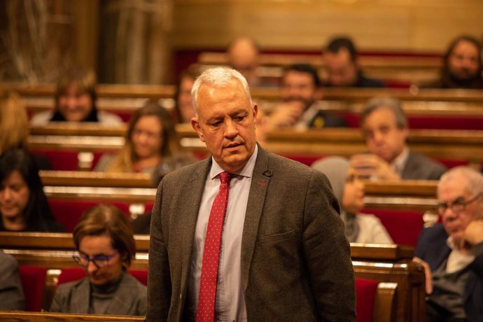 Santi Rodríguez, diputado del Partido Popular de Cataluña, durante el pleno extraordinario en el Parlament de Catalunya tras la decisión de la Junta Electoral a 4 de enero de 2020