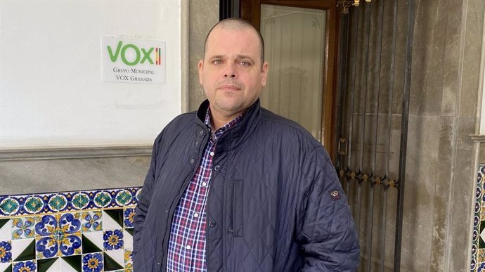 El portavoz del grupo de Vox en el Ayuntamiento de Granada, Onofre Miralles
