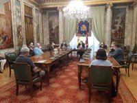 Franco promete a los hosteleros madrileños "diálogo permanente" para impulsar el sector "estratégico"