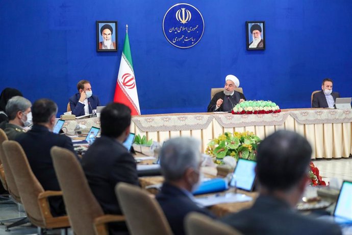 Hasán Rohani preside una reunión del Gobierno iraní