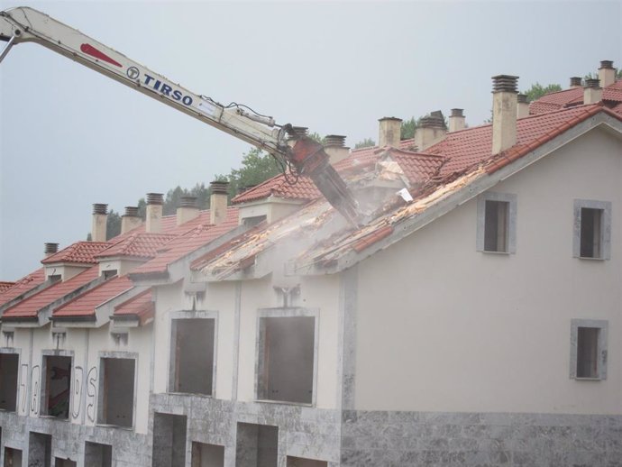 Derribo casas ilegales. Sentencias derribo y demolición de viviendas Cantabria
