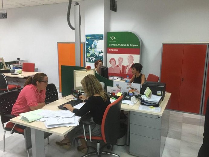 Imagen de archivo de una oficina del Servicio Andaluz de Empleo (SAE). 