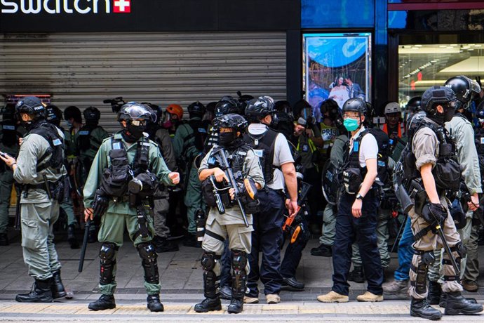 Policía antidisturbios en Hong Kong. 