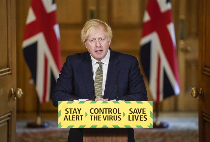 Coronavirus.- Johnson anuncia una relajación de las restricciones en Reino Unido