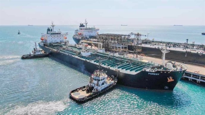 Venezuela.- La Armada de Venezuela escolta a un cuarto petrolero iraní a su lleg