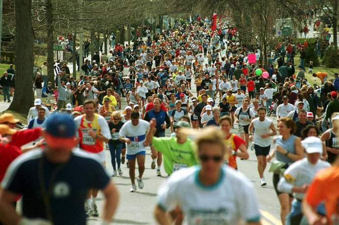 EEUU.- Suspenden la Maratón de Boston por primera vez en 124 años a causa del co
