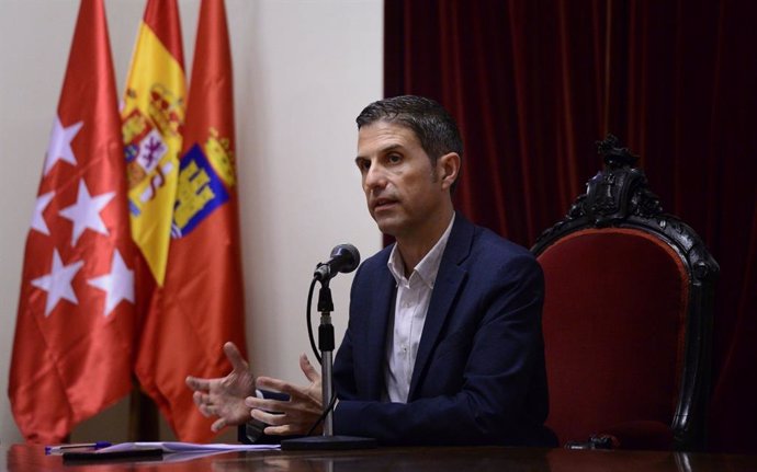 El alcalde de Alcalá de Henares, Javier Rodríguez Palacios, presenta su nuevo equipo de Gobierno municipal.