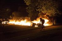 Trump llama "matones" a los manifestantes de Mineápolis en un tuit bajo amonestación por ensalzar la violencia