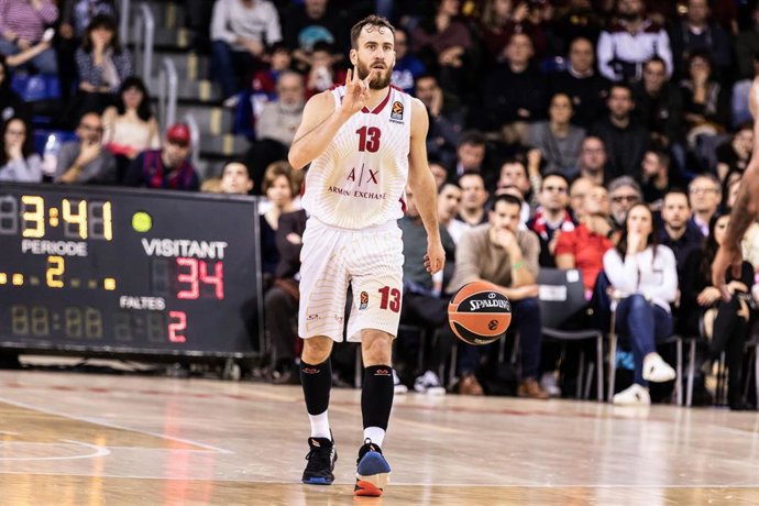 Sergio Rodriguez jugando con el Armani Milan