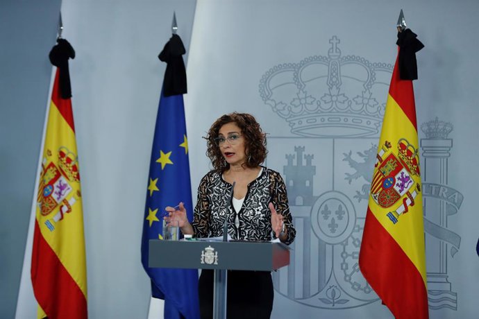 La ministra de Hacienda y portavoz del Gobierno, María Jesús Montero, ofrece una rueda de prensa tras el Consejo de Ministros celebrado este viernes, que ha aprobado el Ingreso Mínimo Vital, en Madrid (España), a 29 de mayo de 2020.