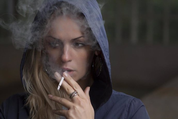 Fumar, tabaco, mujer, autocuidado