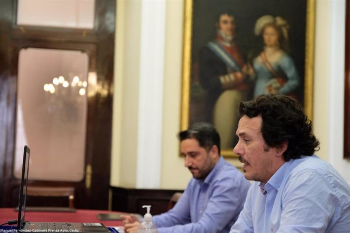 El alcalde de Cádiz, José María González, en la presentación de las medidas de apoyo al comercio local