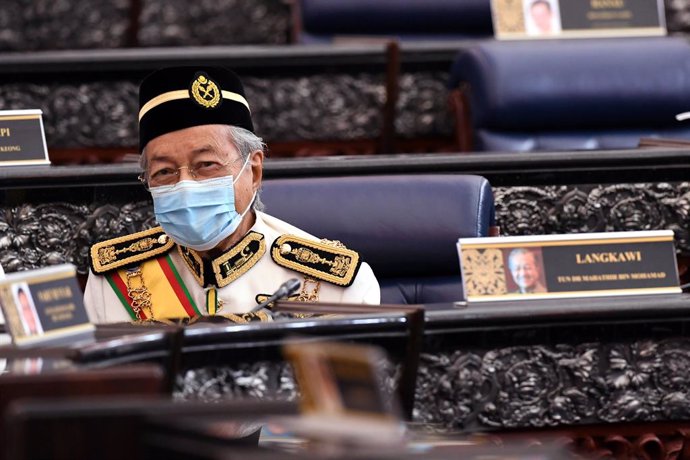 Malasia.- El ex primer ministro Mahathir dice que no violó los estatutos del par