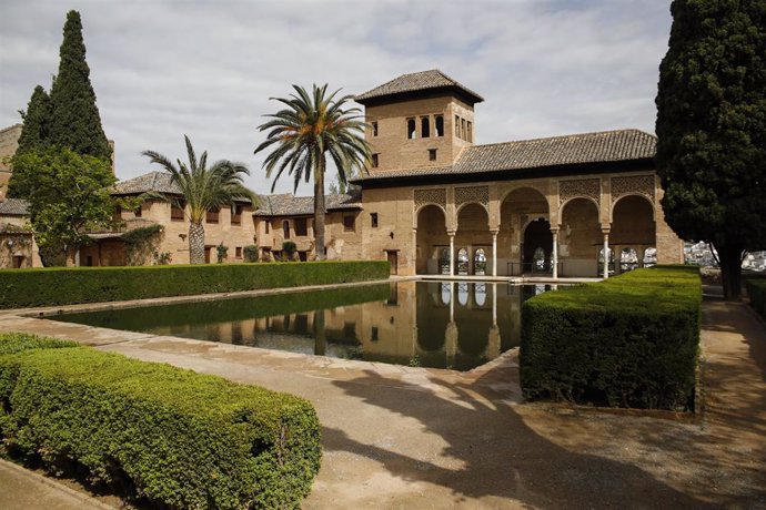La Alhambra de Granada sin turistas por la crisis del coronavirus