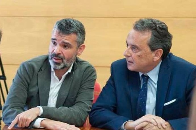 El portavoz socialista en la Diputación de Málaga, José Bernal, y el alcalde de Torremolinos, José Ortiz.