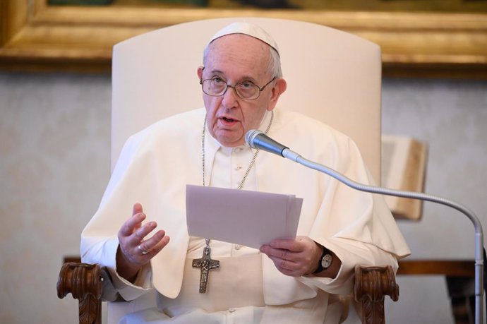 Coronavirus.- El Papa reza el rosario por el mundo golpeado por la pandemia cone
