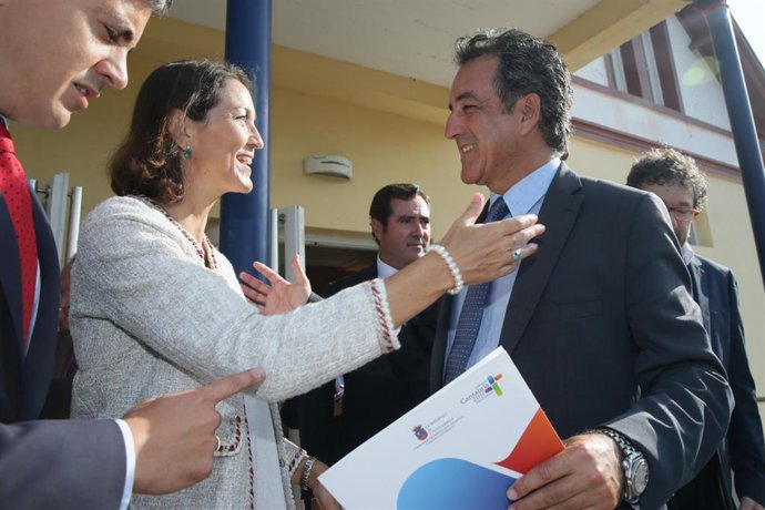 La ministra y el consejero de Industria, Reyes Maroto y Francisco Martín