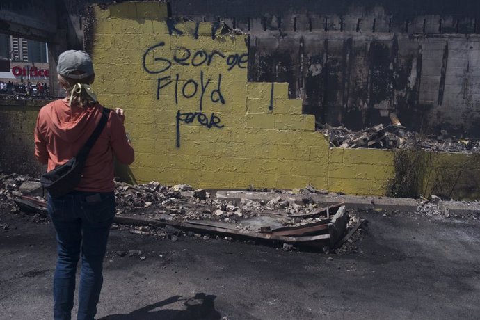 Minneapolis vandalized by rioters