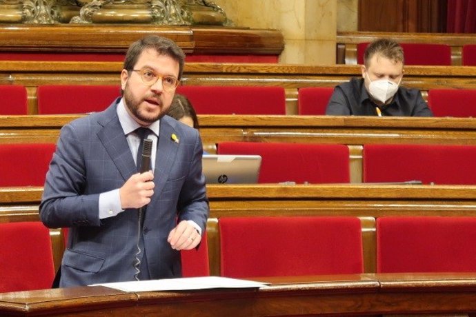 El vicepresident del Govern, Pere Aragons, intervé en el ple del Parlament del 21 de maig.