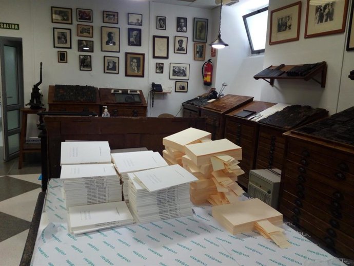 La Diputación de Málaga vuelve a poner en marcha la Antigua Imprenta Sur con la edición del poemario No es nada personal del malagueño Jorge Villalobos