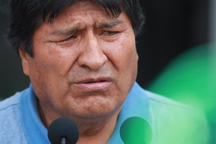 Bolivia.- Evo Morales reprocha a Áñez que combata la pandemia en Bolivia con tan
