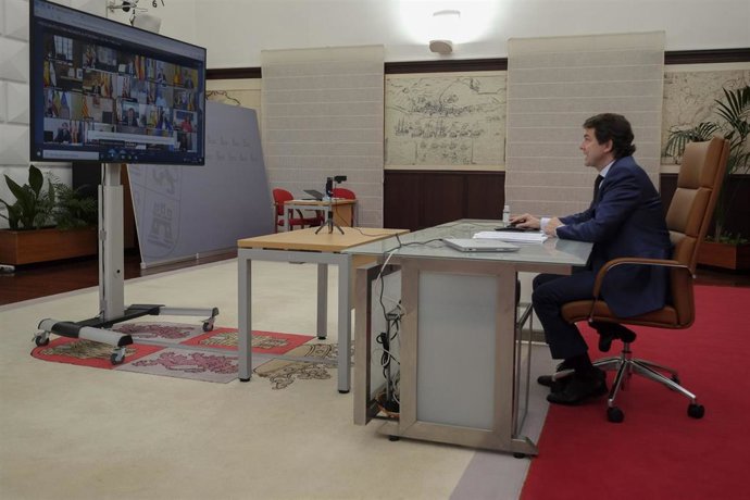 Fernández Mañueco durante la 12 reunión de la conferencia de presidentes con Sánchez.