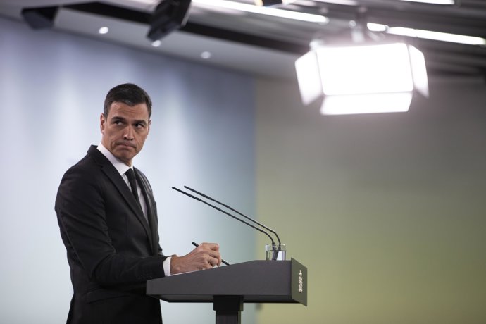 El presidente del Gobierno, Pedro Sánchez, durante su comparecencia en rueda de prensa tras la videoconferencia con presidentes de comunidades y ciudades autónomas en La Moncloa, en Madrid (España) a 31 de mayo de 2020.