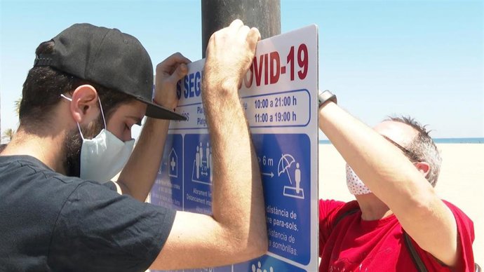 Valncia prepara sus playas para la autorización del baño en la fase 2