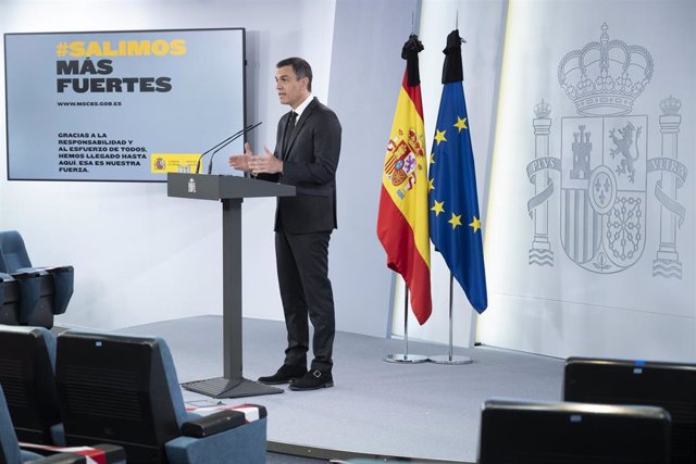 El presidente del Gobierno, Pedro Sánchez, durante su comparecencia en rueda de prensa tras la videoconferencia con presidentes de comunidades y ciudades autónomas en La Moncloa, en Madrid (España) a 31 de mayo de 2020.