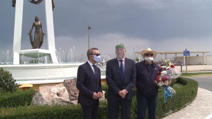 Ortega Cano y Amador con el alcalde de Chipiona