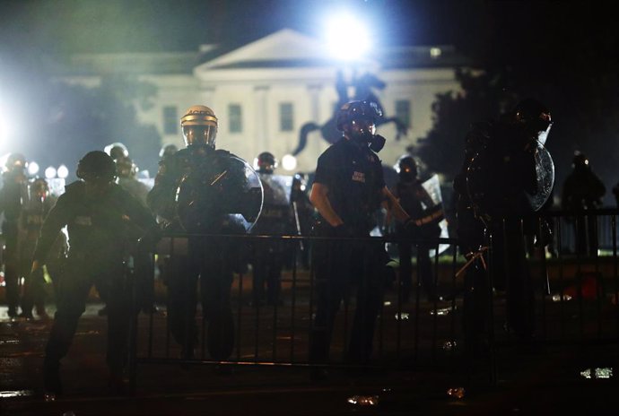 EEUU.- Trump se refugió el viernes en el búnker de la Casa Blanca por las protes